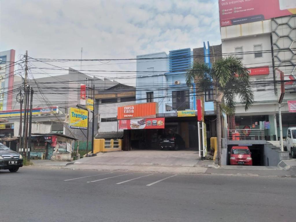 Hotel Syariah Tremigo Guesthouse Cirebon Exterior foto